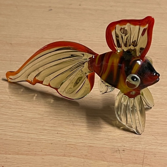 Marino Glass Fish - Picture 4 of 10